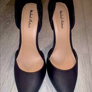Michael Antonio Black Classic Heels Size 8.
